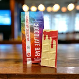 100mg Full Spectrum, Strawberry Cheesecake Chocolate Bar
