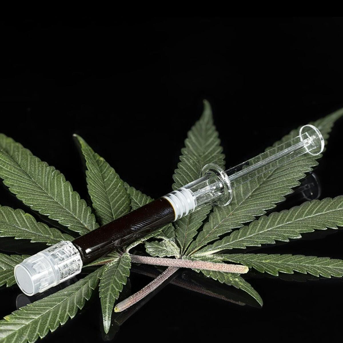 Tamarack | 1g RSO Syringe by Tamarack Cannabis