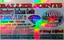 Red Run - Strawberry Icecream Cookie Diamond Infused Baller Joints 0.75g