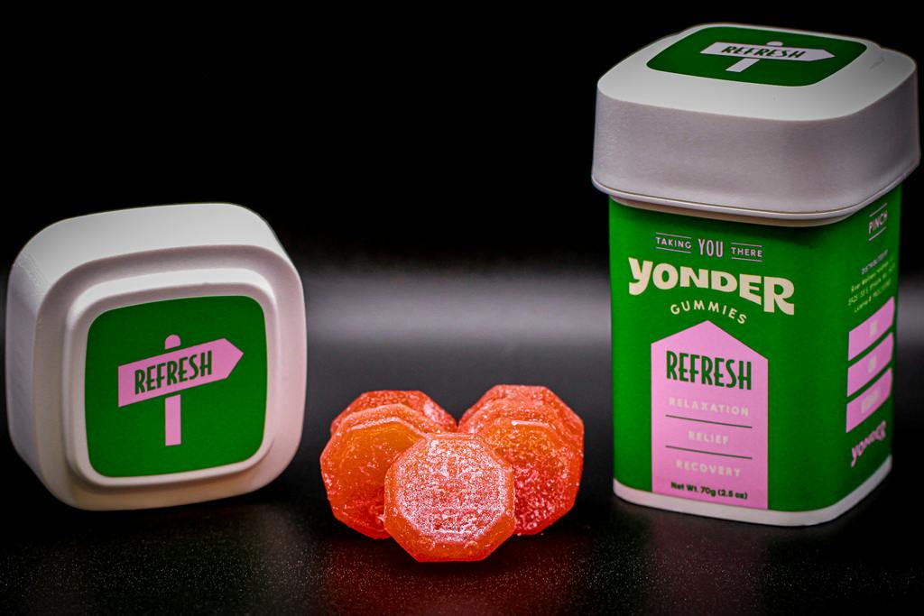 Yonder | Strawberry Kiwi | 100mg REFRESH Gummies 10pk at DABBS Cannabis Dispensary