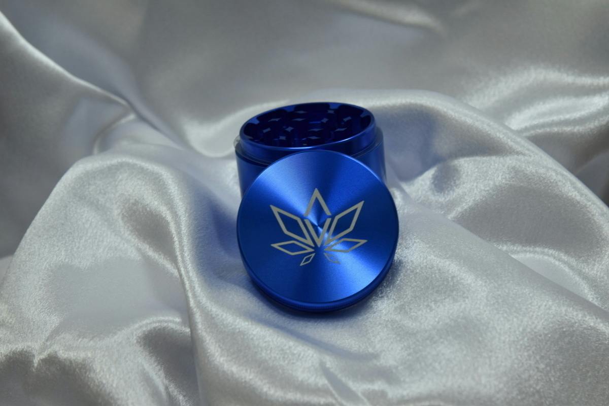 Medium Elevate Grinder (Blue) | Grinders