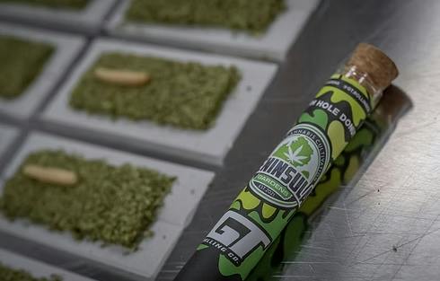 Fun Dip x Boyzynberry | Hash Hole Infused Joint | 1.6g by Peninsula Gardens